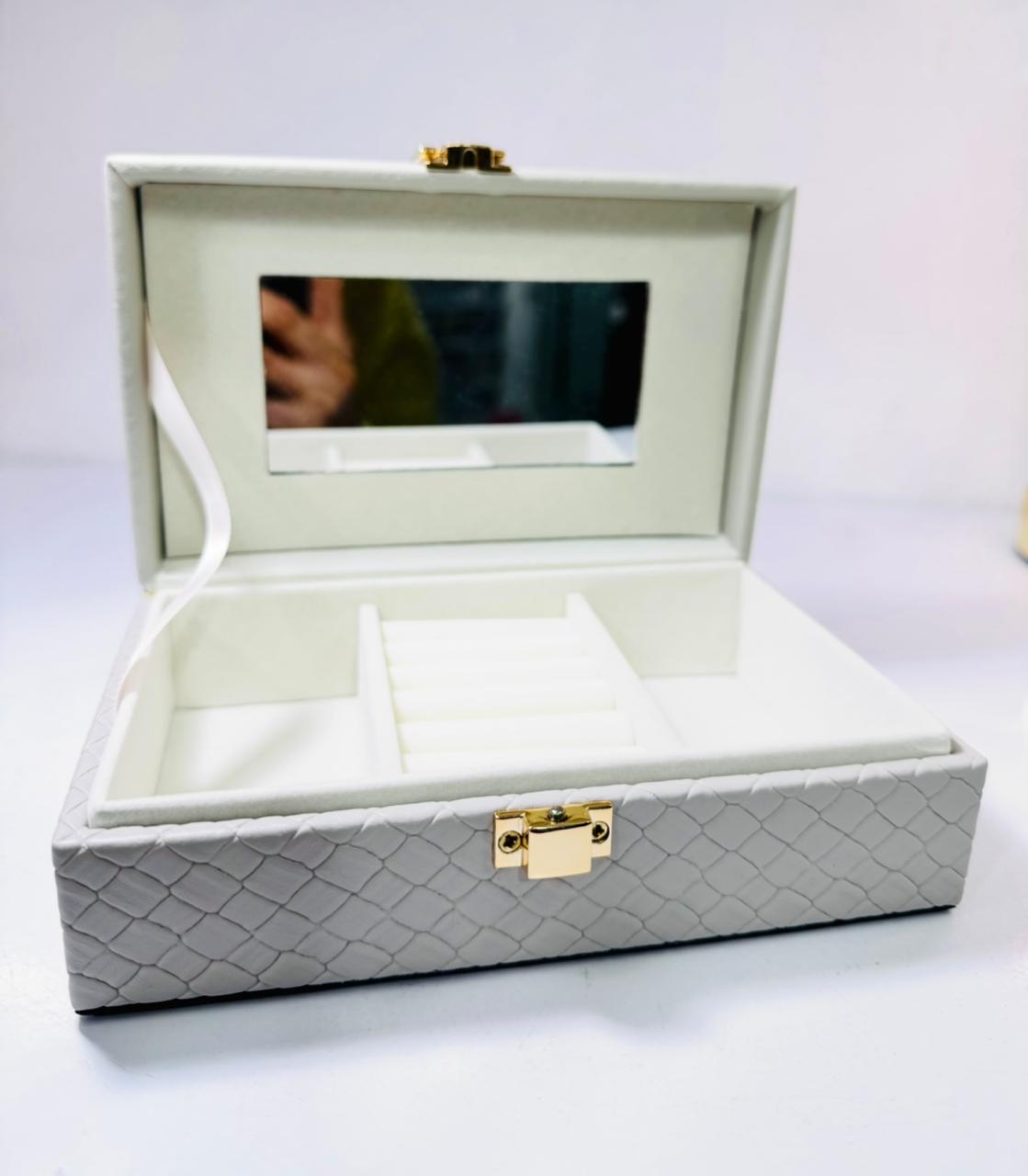 Porte-bijoux petite modéle