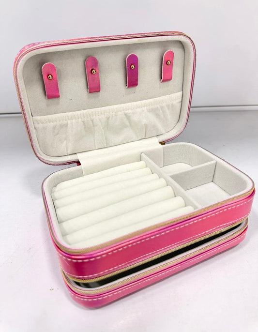 Porte bijoux en forme de trousse